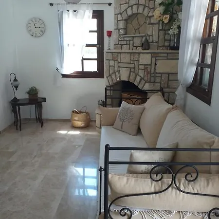 펜션 3-bed Sleeps 5 Annie's Hse Ortaca *