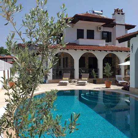 펜션 3-bed Sleeps 5 Annie's Hse Ortaca *