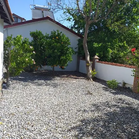 3-bed Sleeps 5 Annie's Hse Ortaca Hébergement de vacances