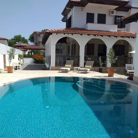 3-bed Sleeps 5 Annie's Hse Ortaca Hébergement de vacances
